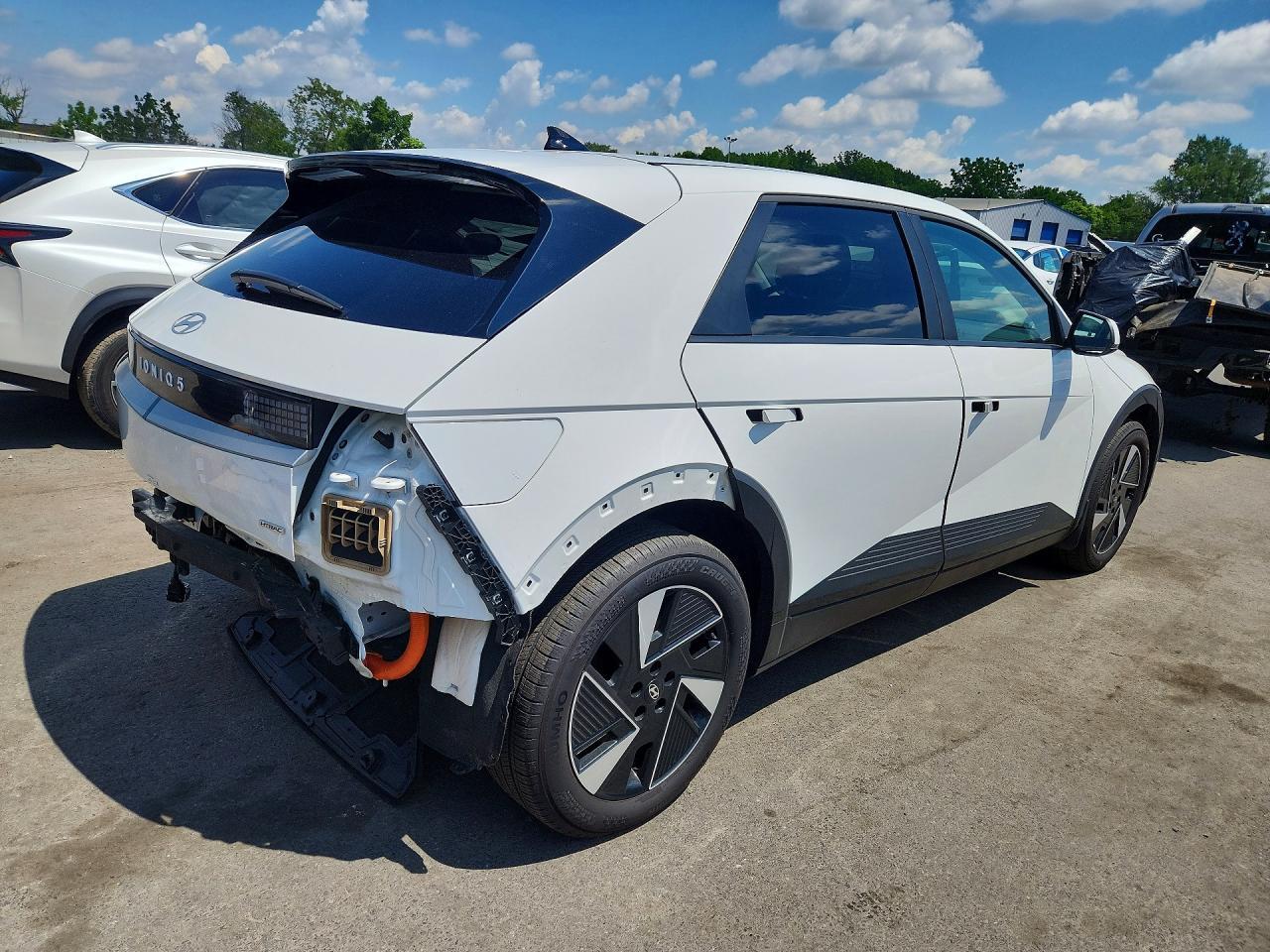 2025 Hyundai Ioniq 5 Se - Image 3