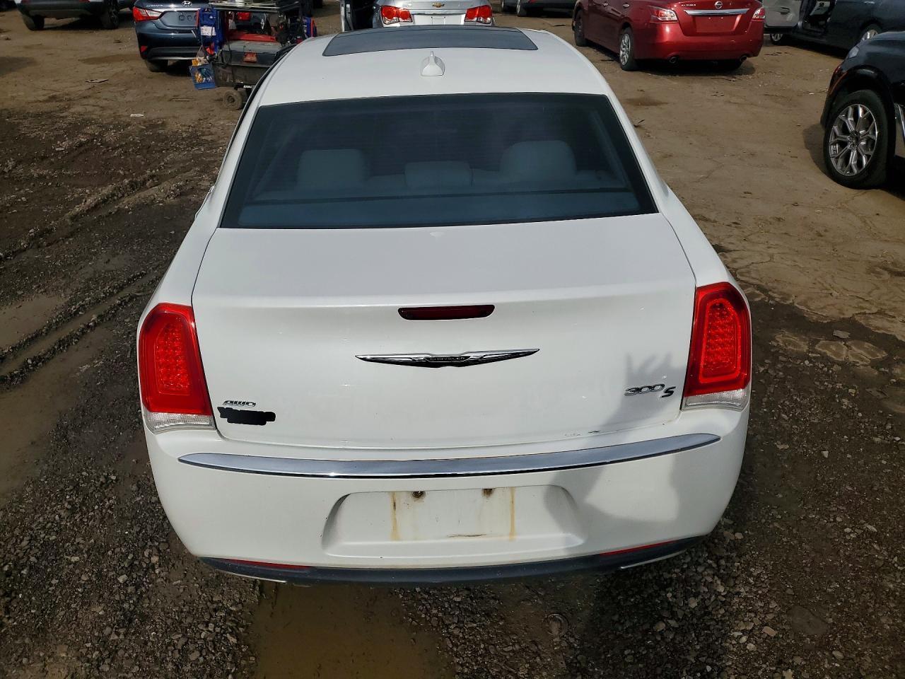 2015 Chrysler 300C - Фото 6