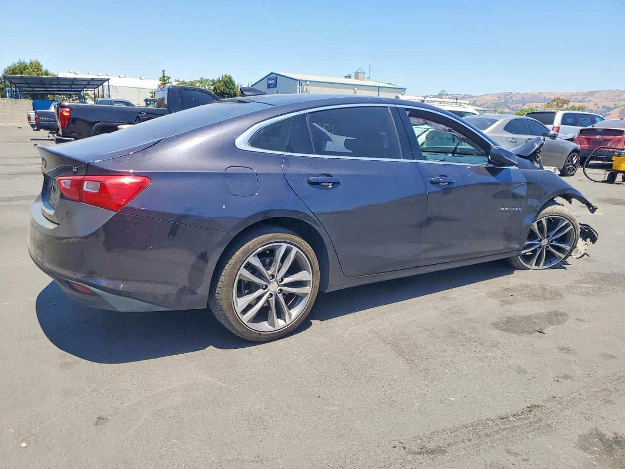 2023 Chevrolet Malibu Lt - Фото 3