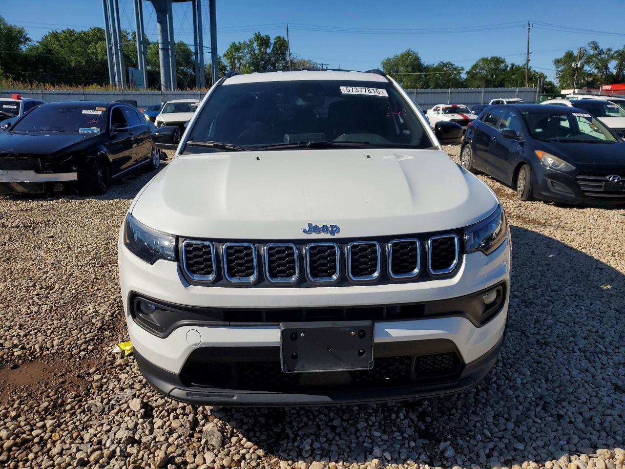 2025 Jeep Compass Latitude - Фото 5