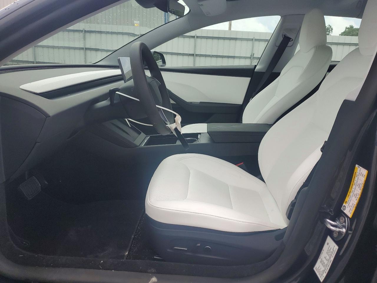 2026 Tesla Model 3 - Фото 7