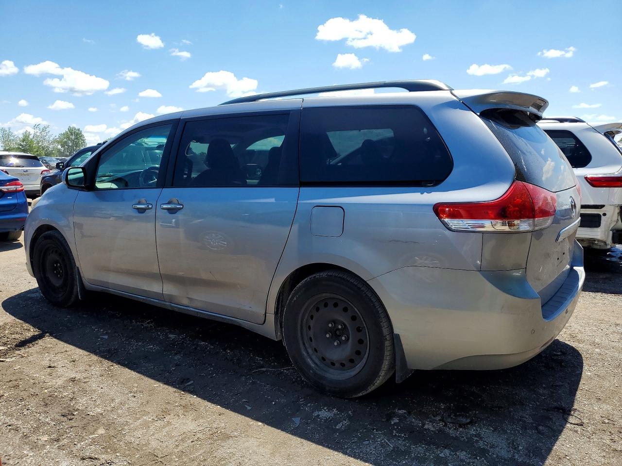 2011 Toyota Sienna Xle 7-Passenger - Image 2