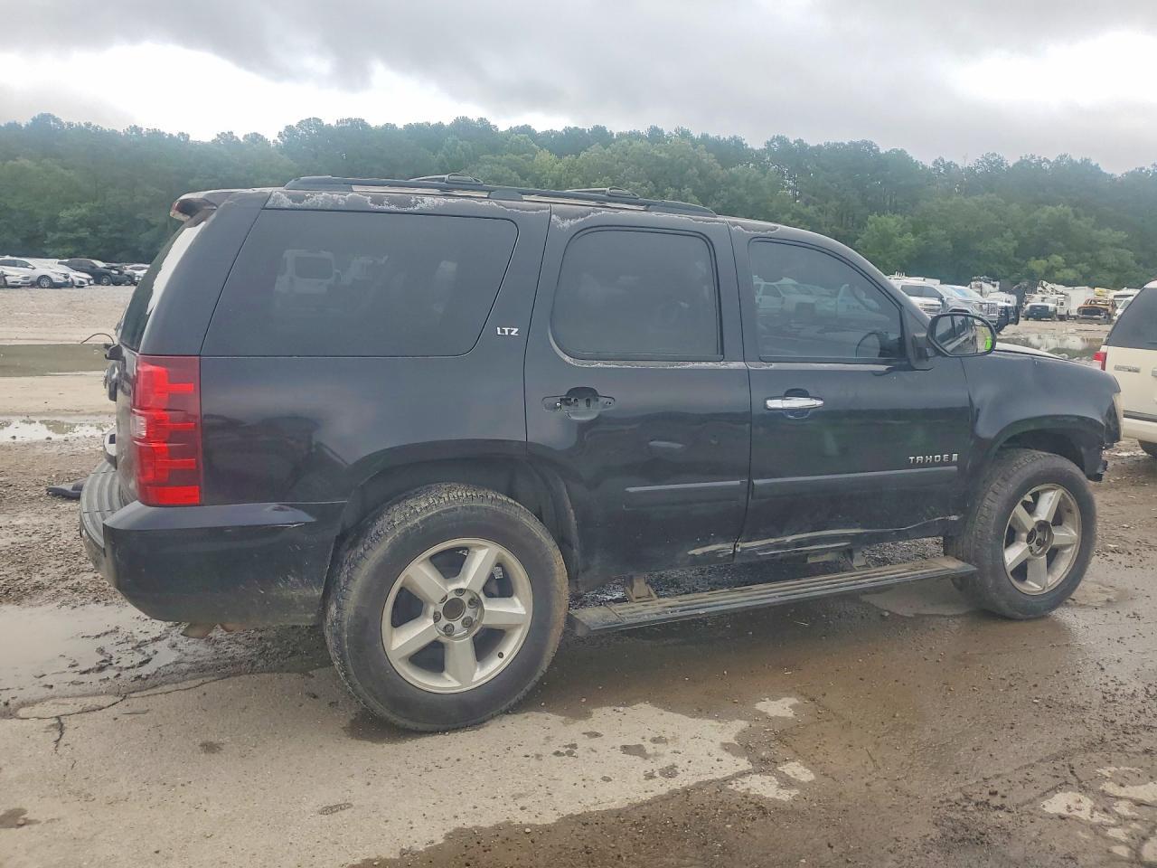 2008 Chevrolet Tahoe C1500 - Image 3