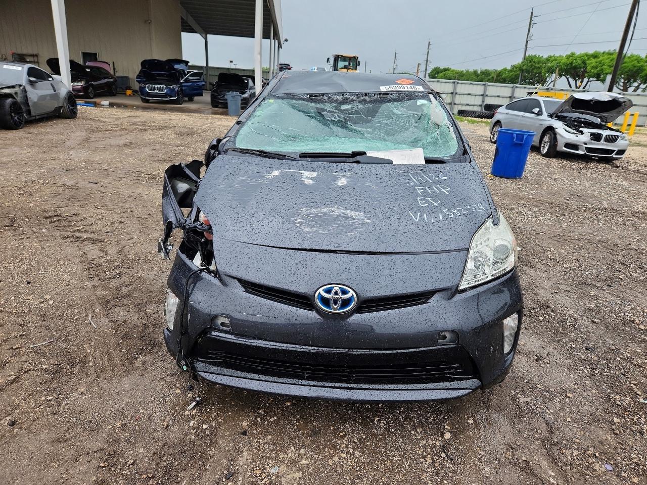 2013 Toyota Prius Three - Image 5