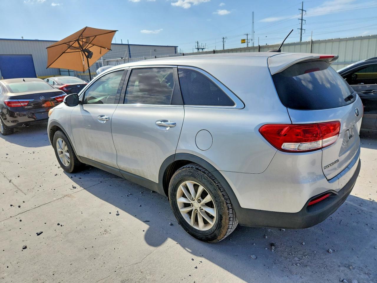 2016 Kia Sorento - Image 2