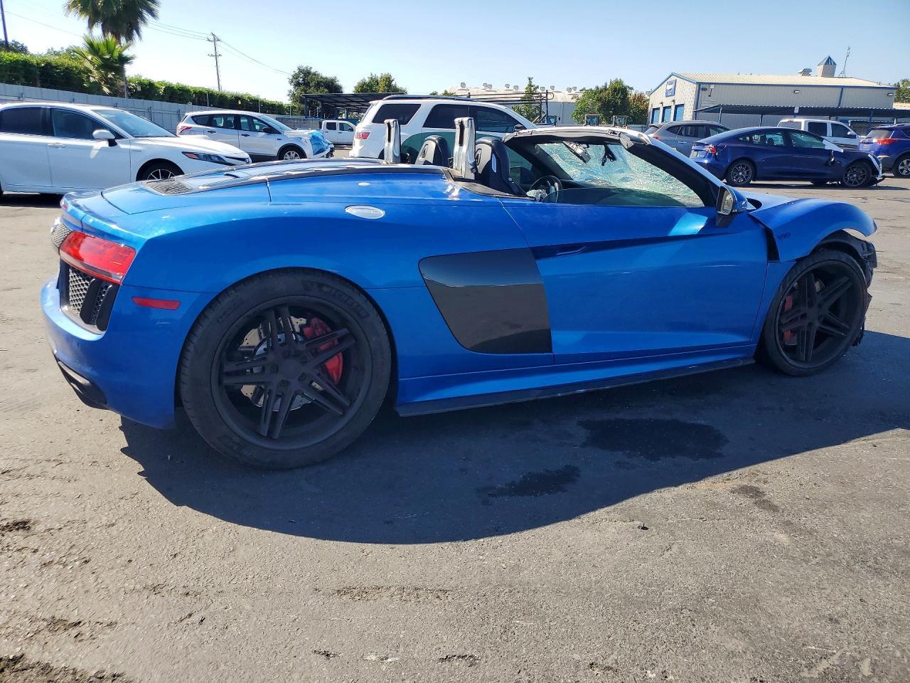 2017 Audi R8 Spyder - Фото 3