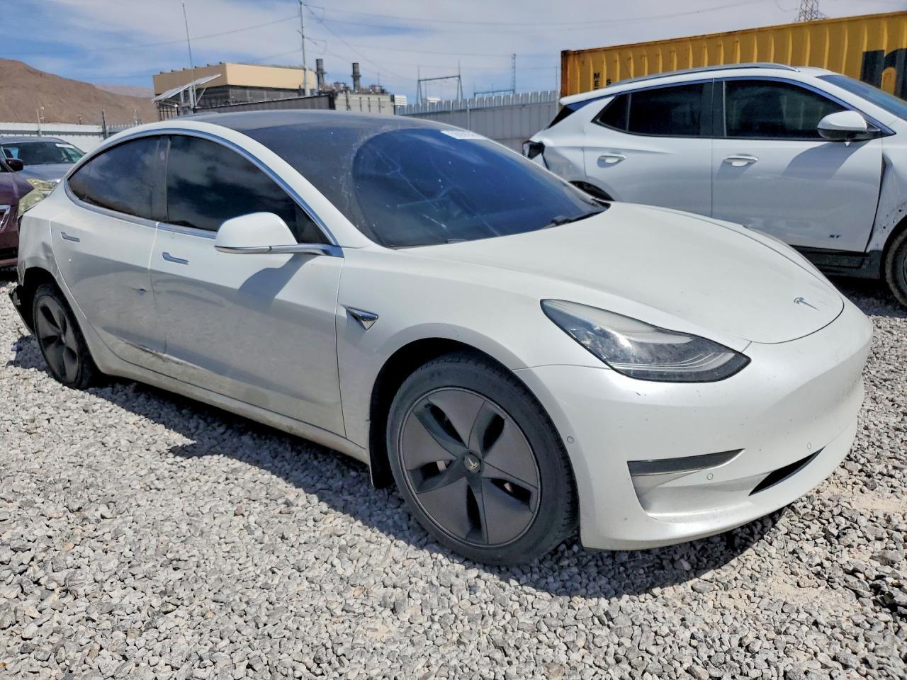 2020 Tesla Model 3 - Image 4
