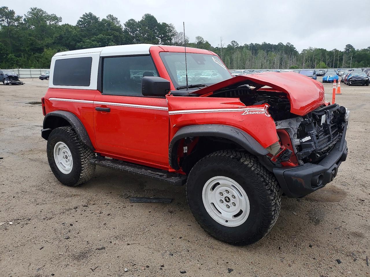 2024 Ford Bronco Heritage - Image 4