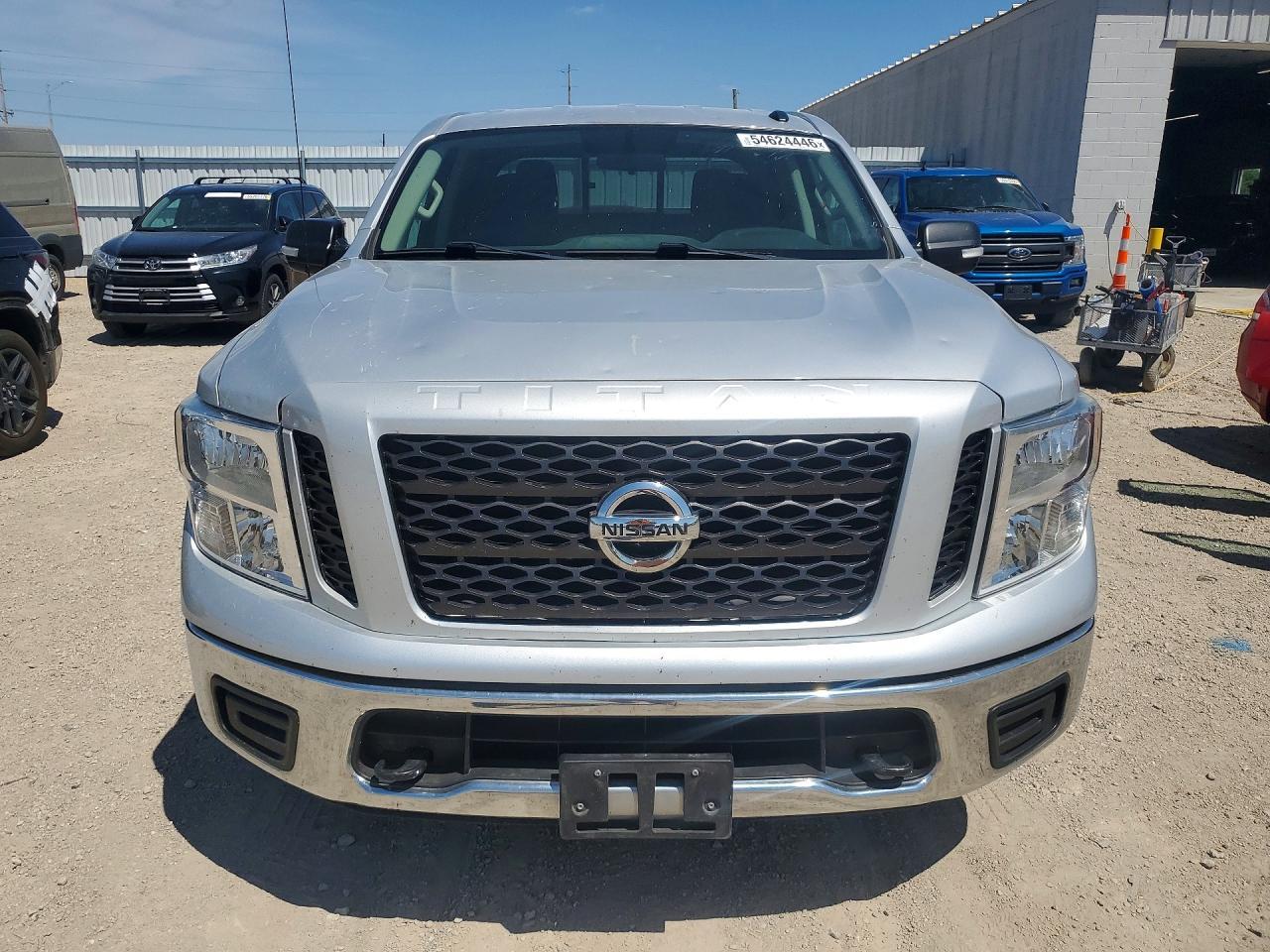 2019 Nissan Titan Sv - Фото 5