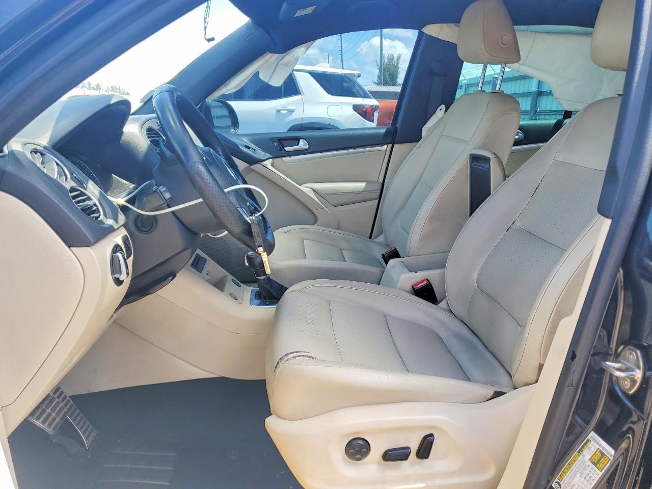 2016 Volkswagen Tiguan S - Image 7