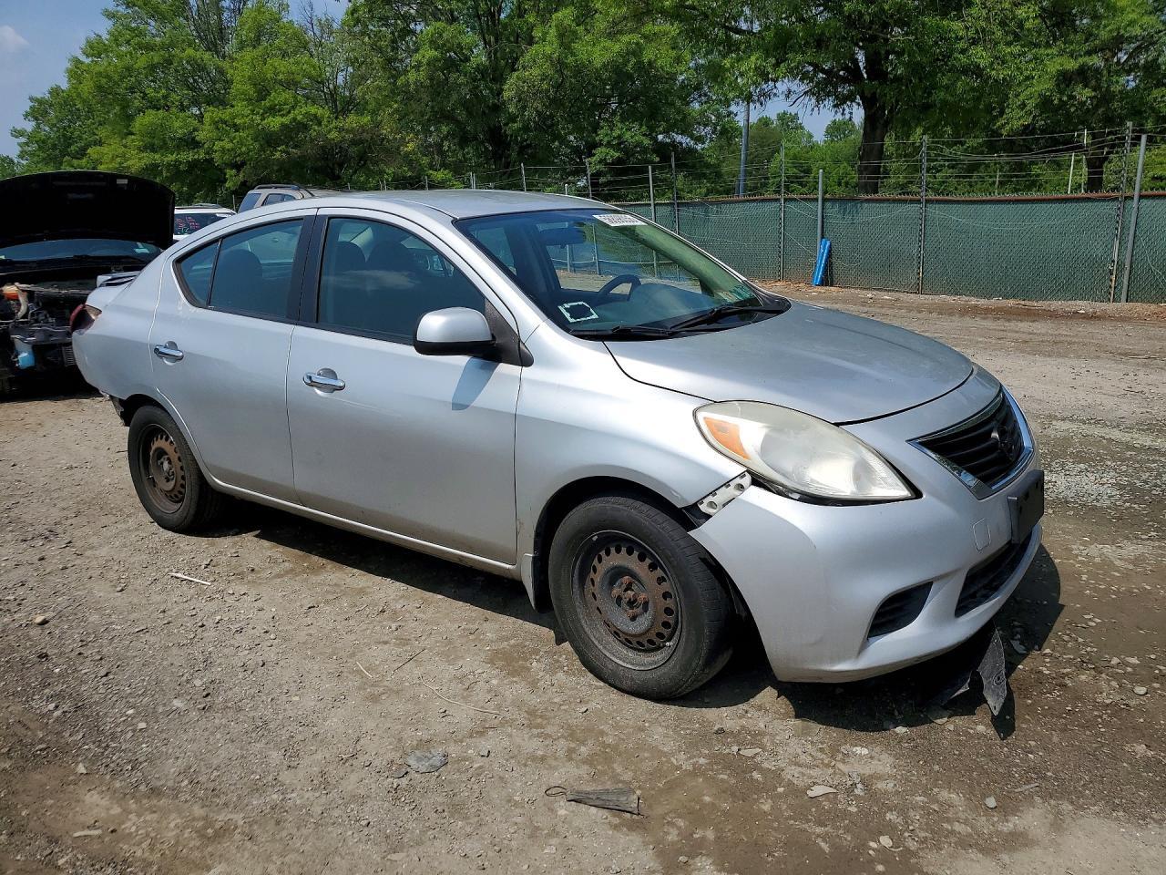 2013 Nissan Versa 1.6 S - Image 4