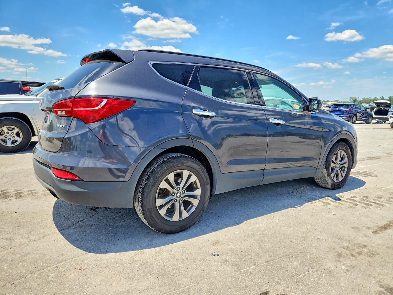2016 Hyundai Santa Fe Sport 2.4L - Image 3