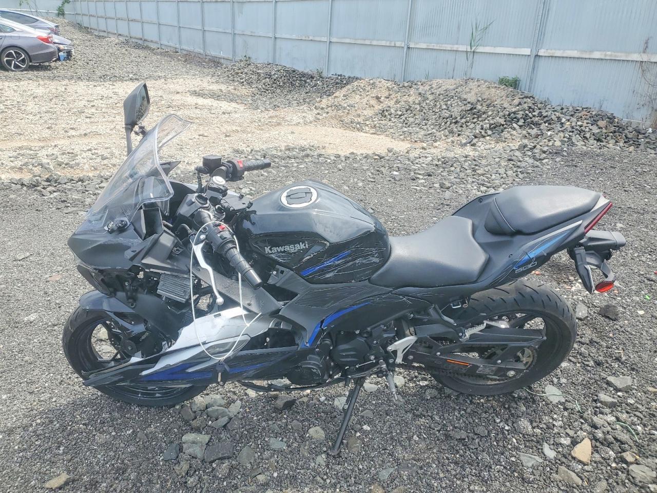 2025 Kawasaki Ex500 A - Фото 3