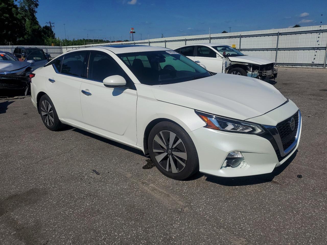 2021 Nissan Altima Sl - Фото 3