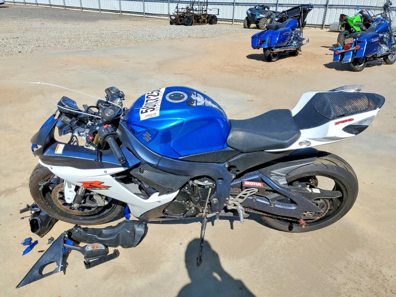 2011 Suzuki Gsx750 - Image 3