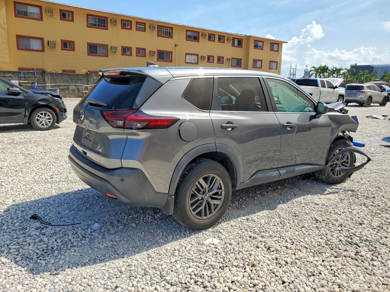 2021 Nissan Rogue S - Image 3