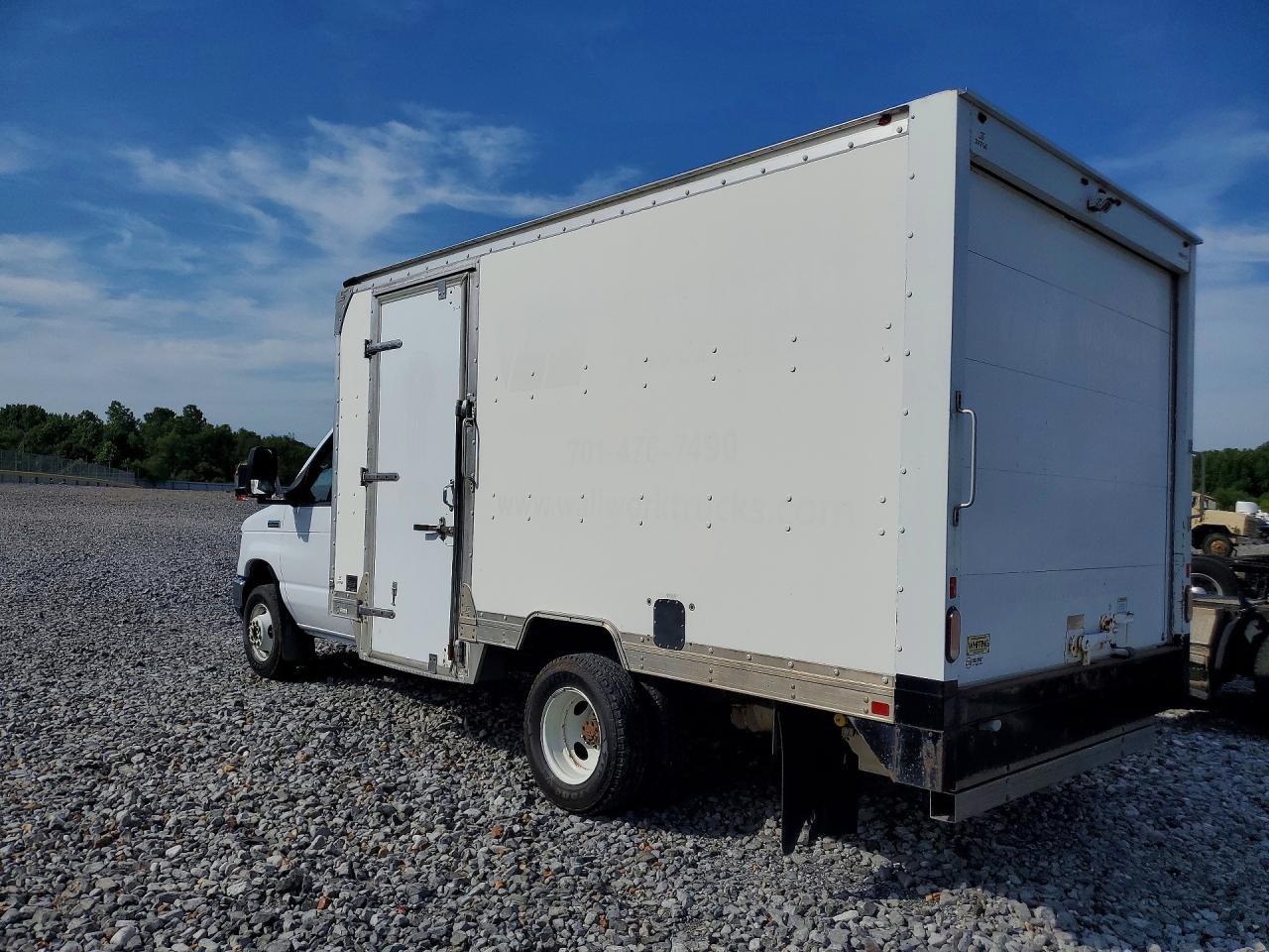 2021 Ford E450 Delivery Van - Фото 2