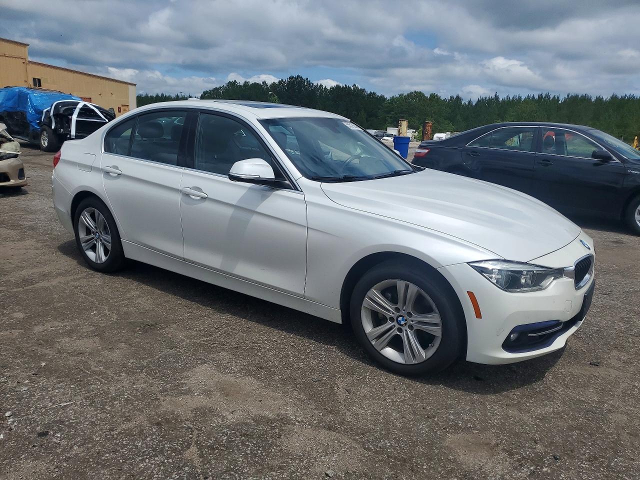 2018 BMW 330 Xi - Фото 4