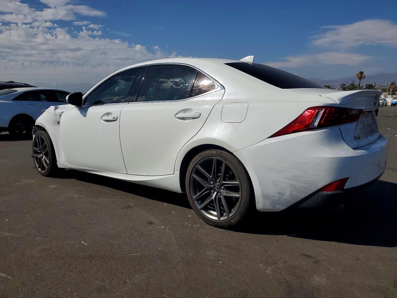 2016 Lexus Is 200T - Image 2