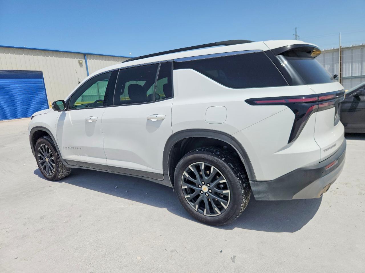 2026 Chevrolet Traverse Lt - Фото 2