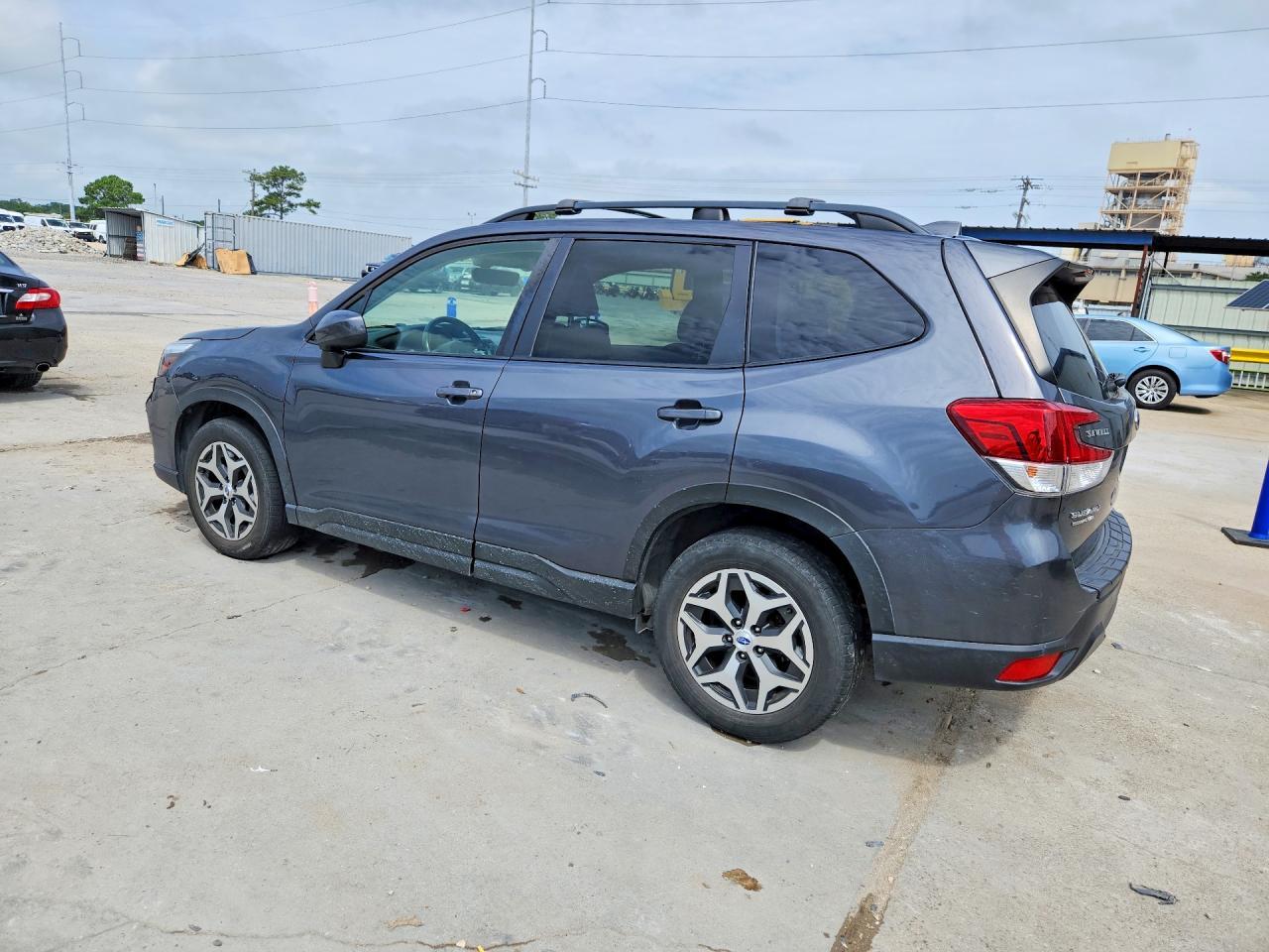 2020 Subaru Forester Premium - Image 2