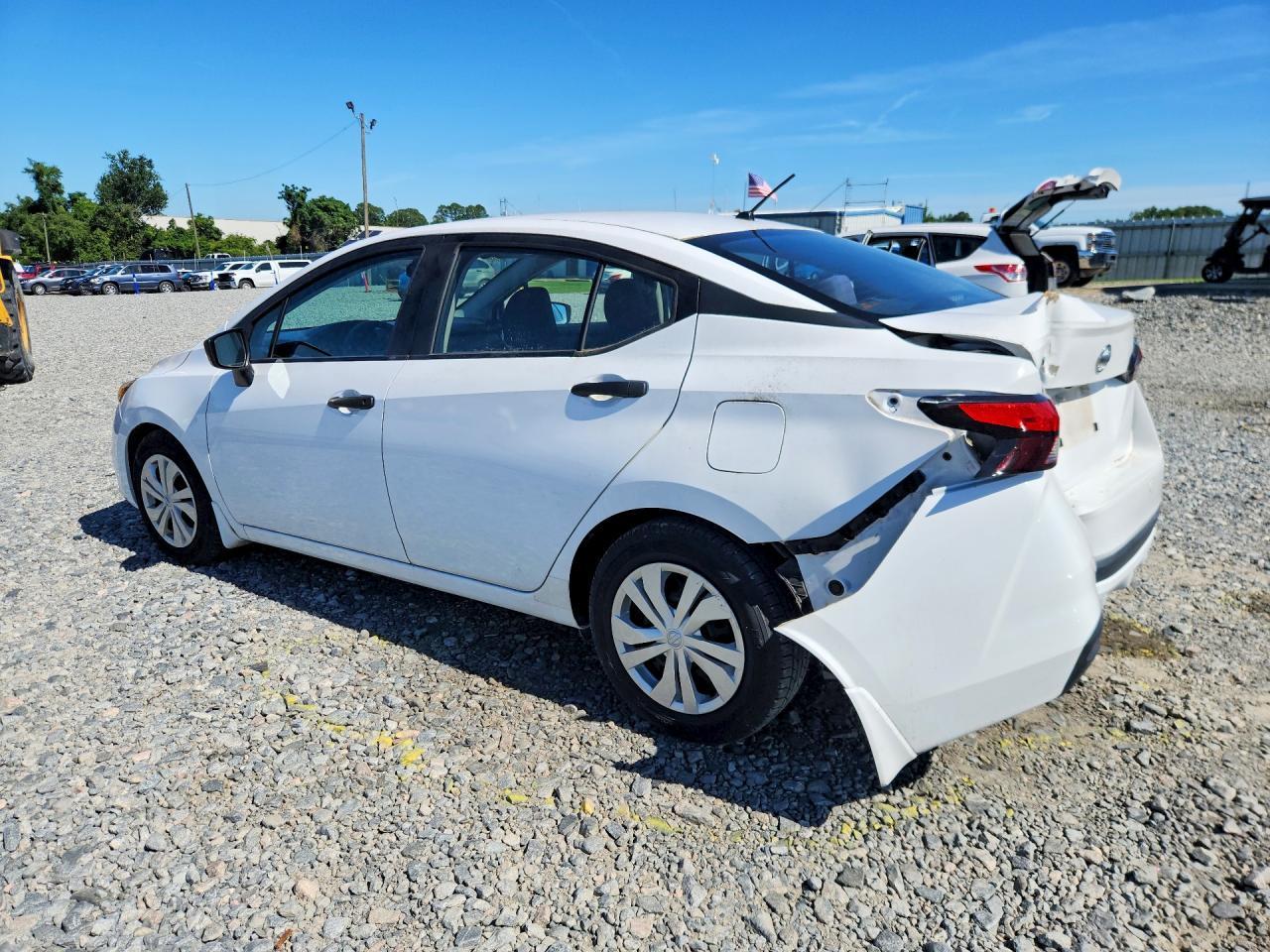 2021 Nissan Versa S - Фото 2