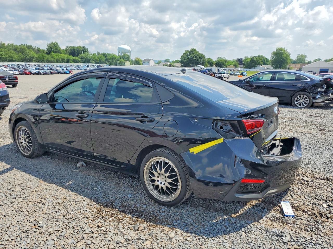 2022 Hyundai Accent Se - Фото 2