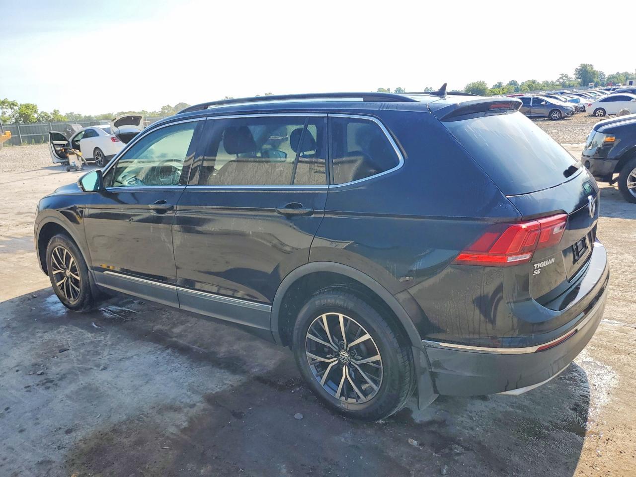 2020 Volkswagen Tiguan Se - Image 2