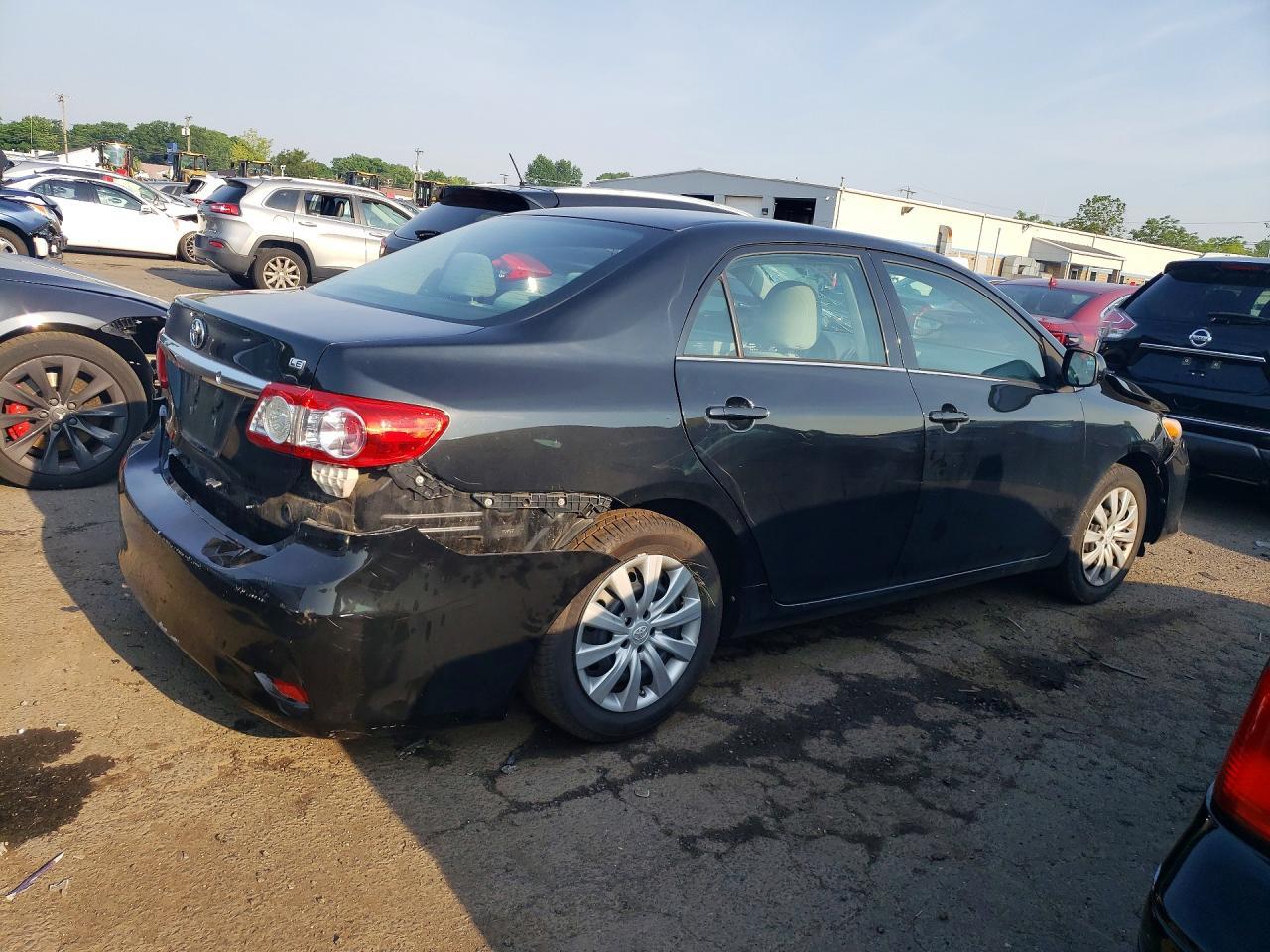 2013 Toyota Corolla Le - Image 5