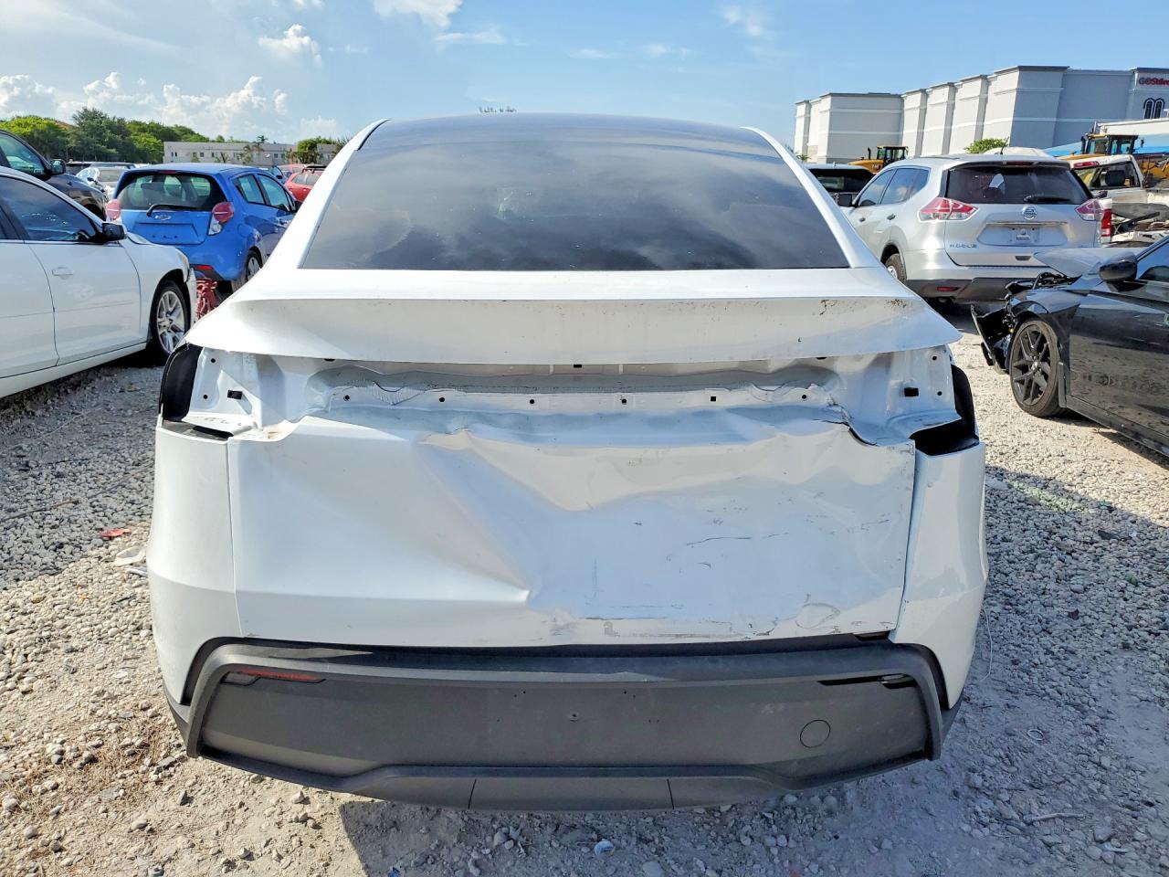 2026 Tesla Model Y - Image 6