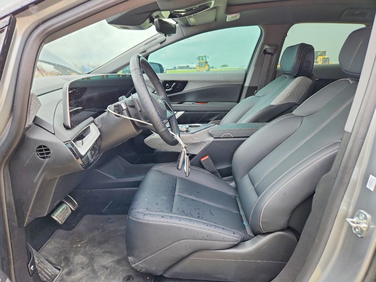 2025 Cadillac Optiq Sport - Фото 7