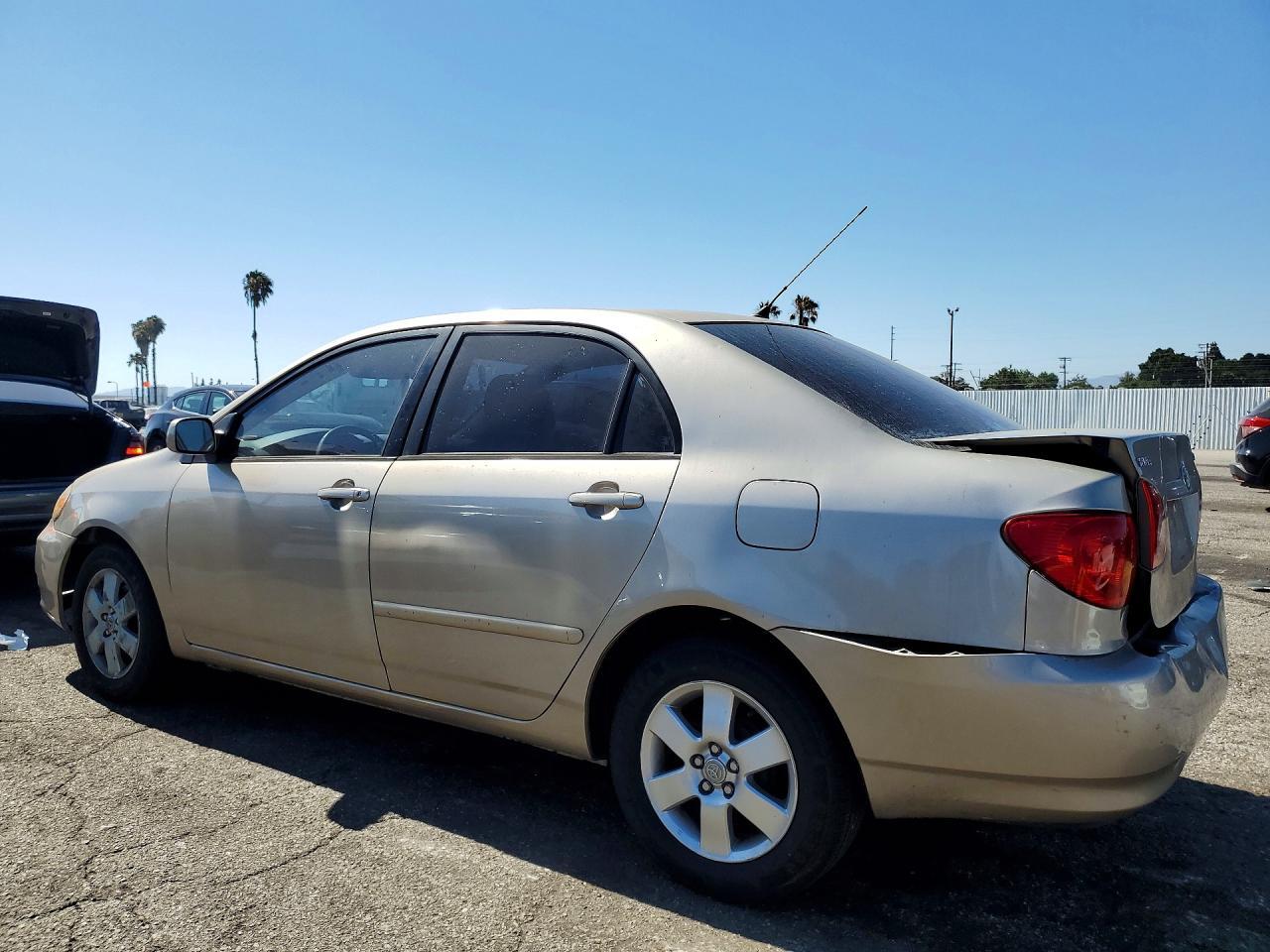 2004 Toyota Corolla Le - Image 2