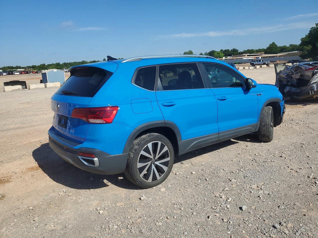 2022 Volkswagen Taos Se - Фото 3