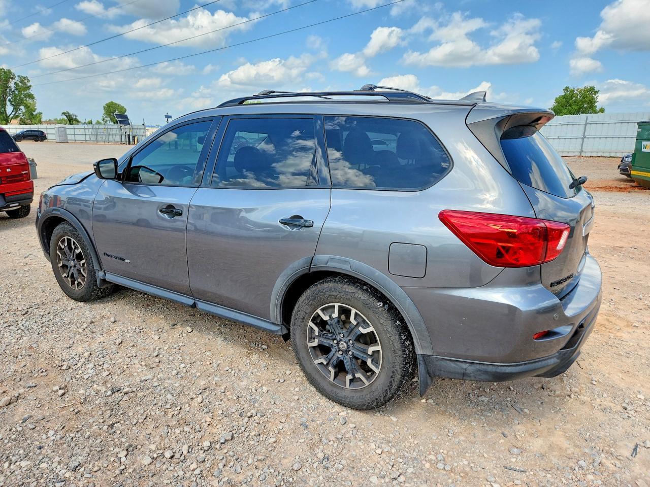 2020 Nissan Pathfinder Sv - Image 2