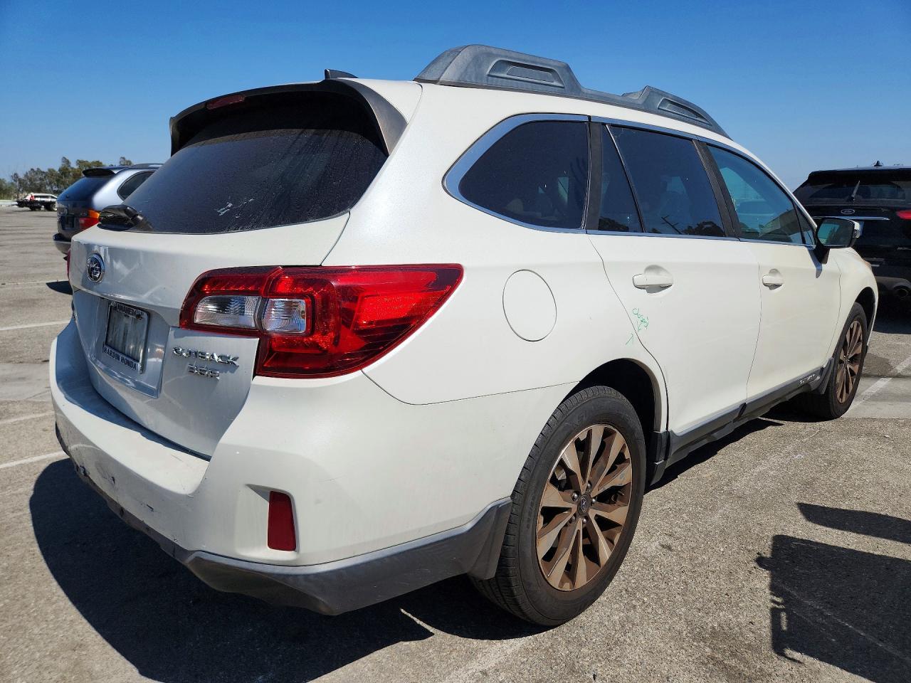 2017 Subaru Outback 3.6R Limited - Фото 3