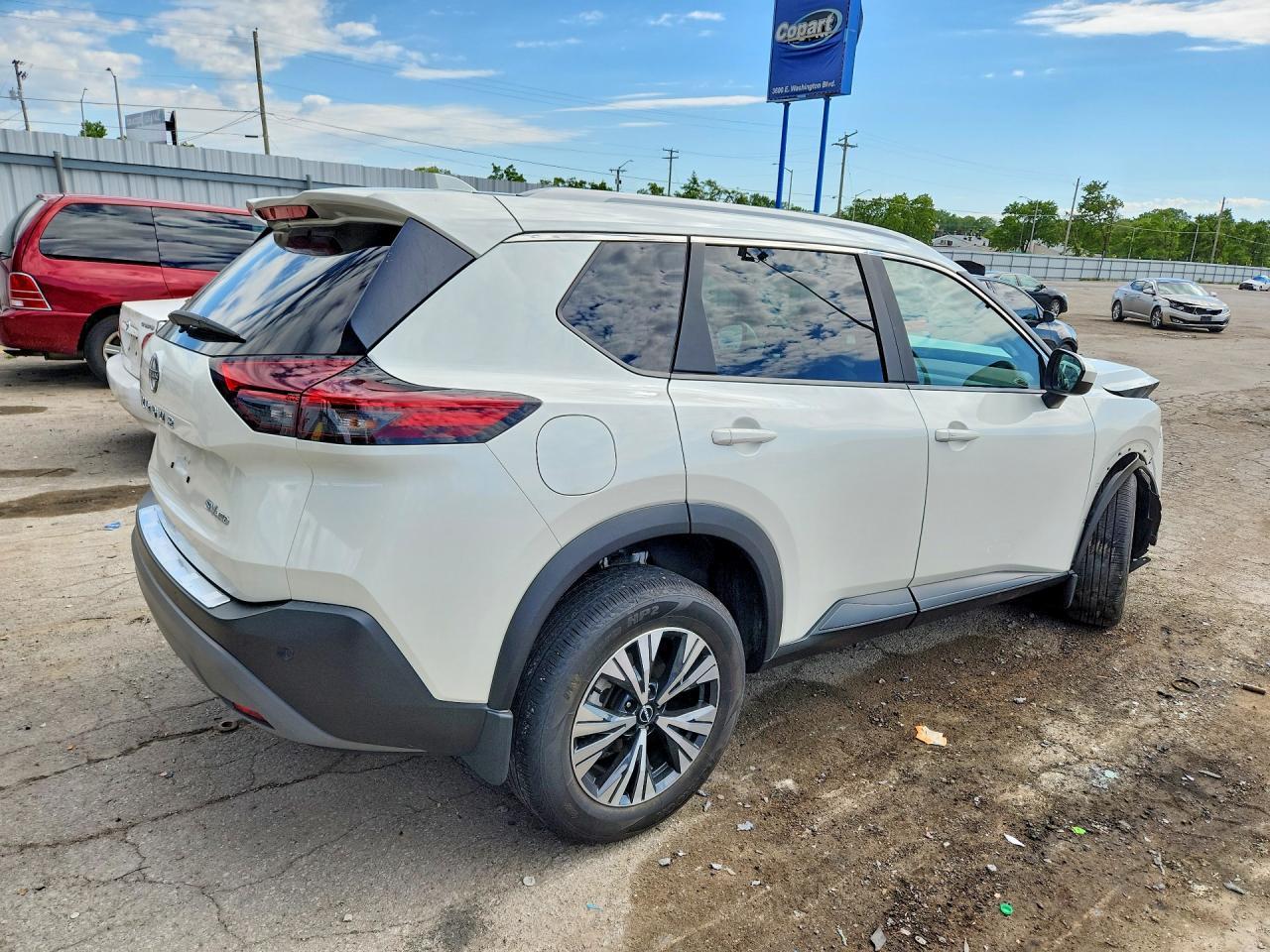 2023 Nissan Rogue Sv - Фото 3