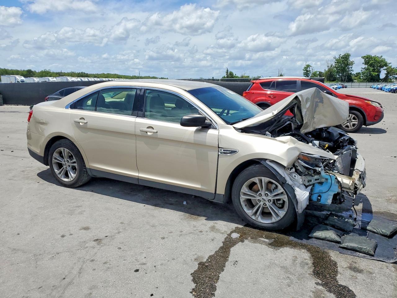 2018 Ford Taurus Se - Фото 4