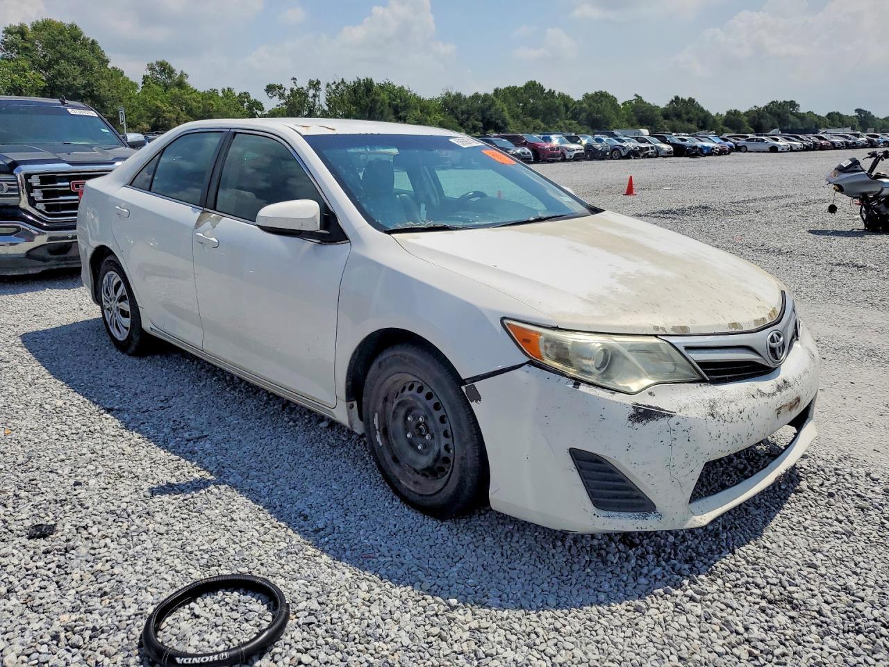 2014 Toyota Camry Le - Фото 4