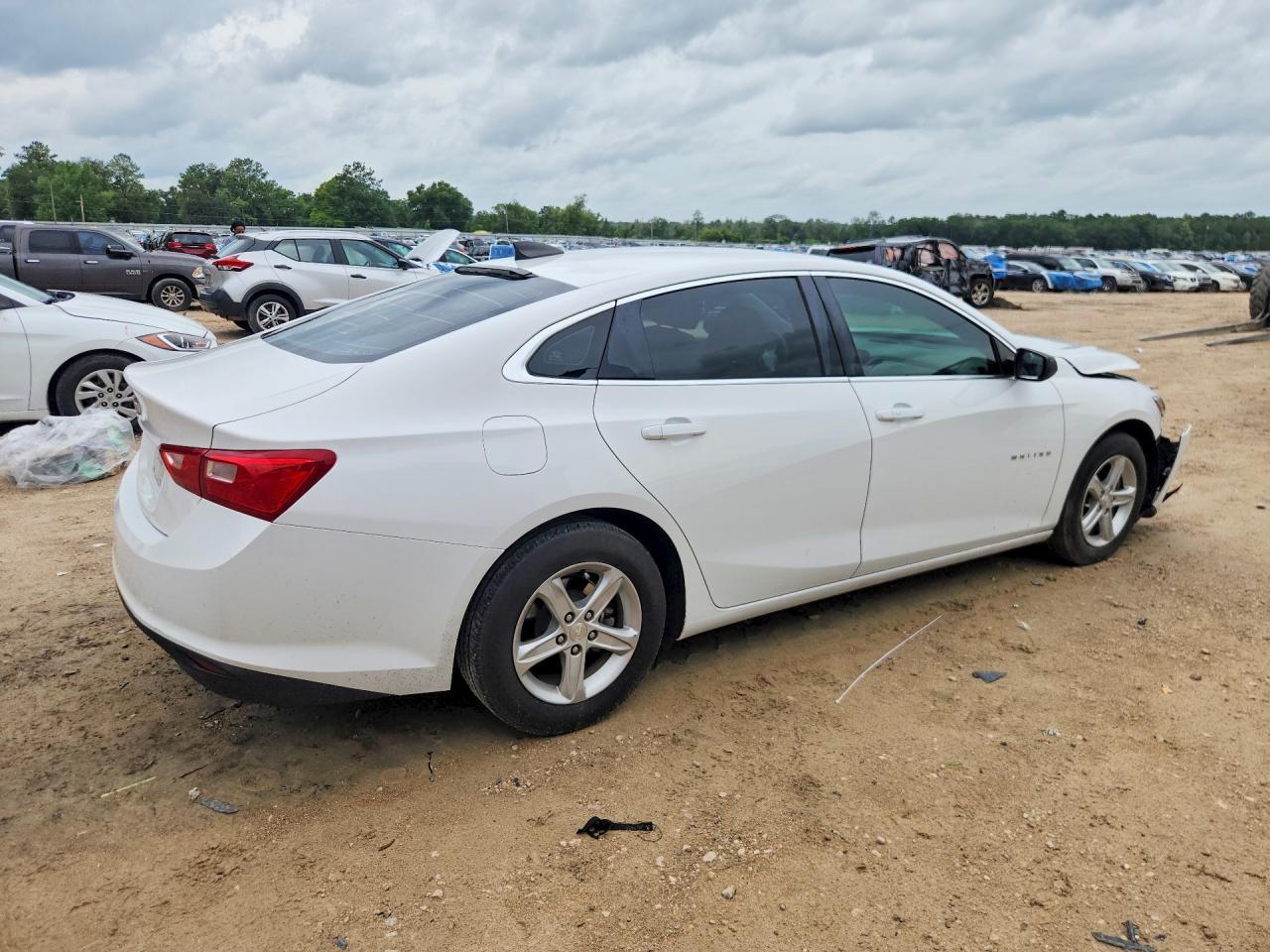 2020 Chevrolet Malibu Ls - Фото 3