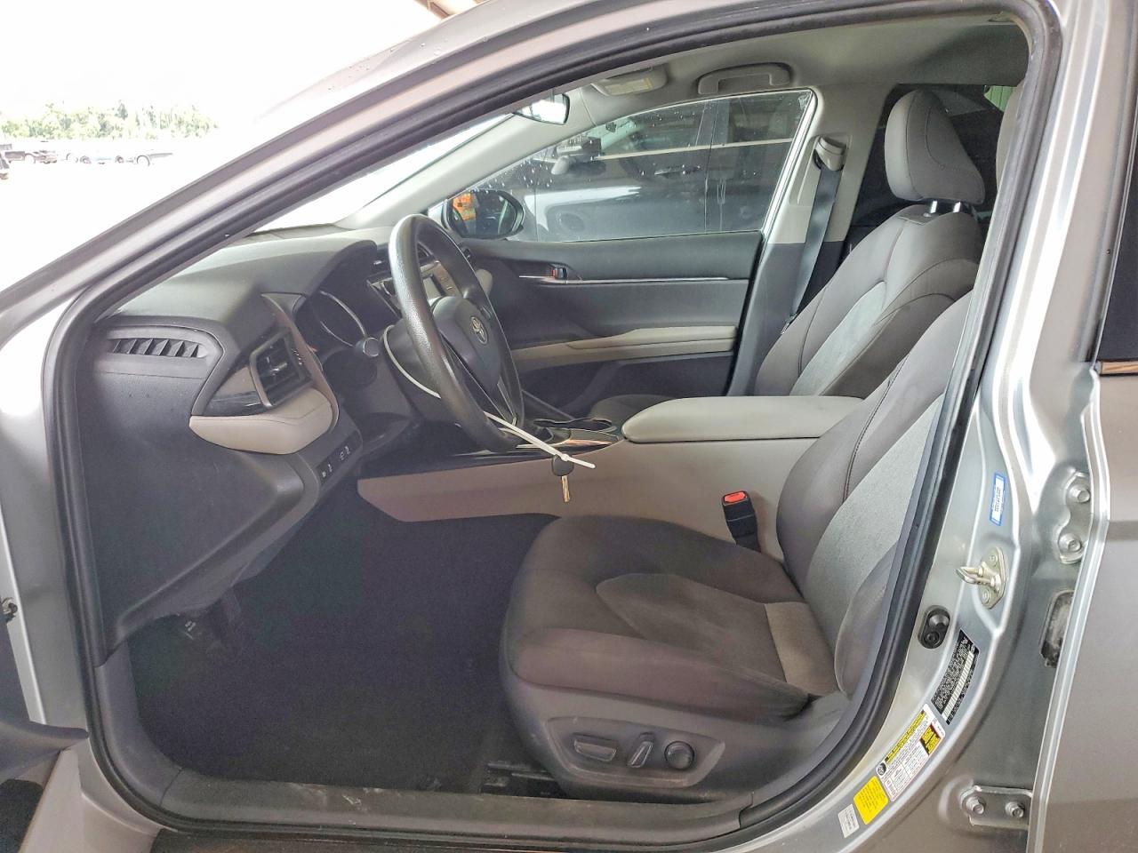 2019 Toyota Camry Le - Фото 7