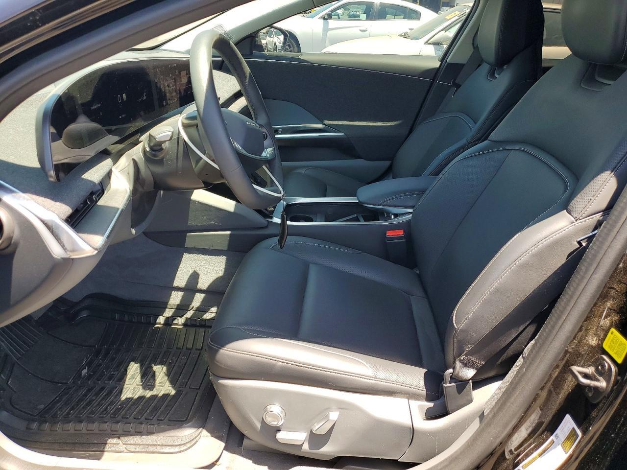 2025 Lucid Motors Air Pure - Image 7
