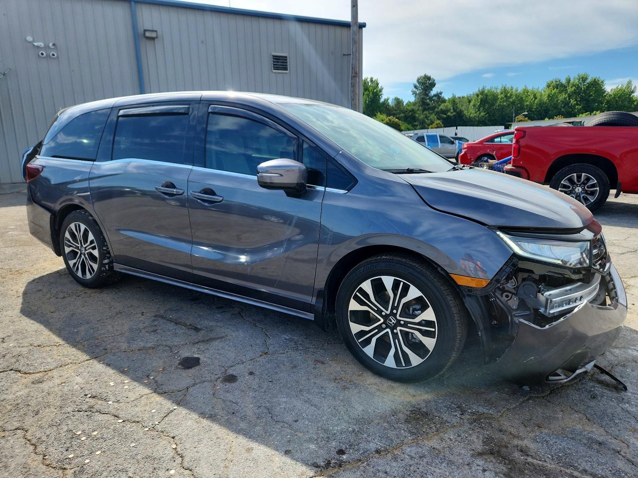 2025 Honda Odyssey Elite - Image 4