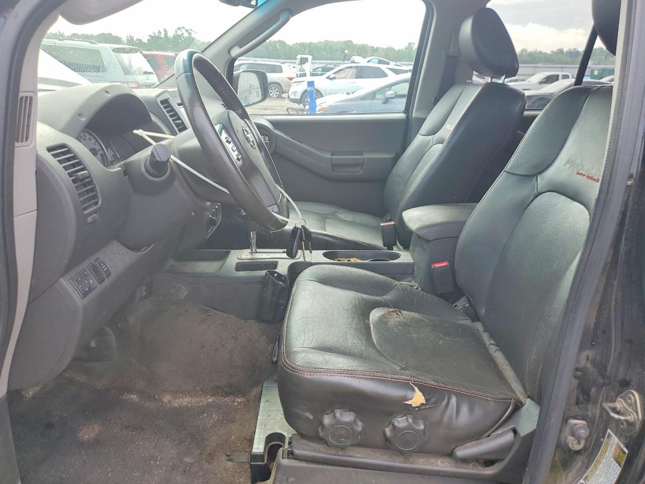 2011 Nissan Xterra X - Image 7