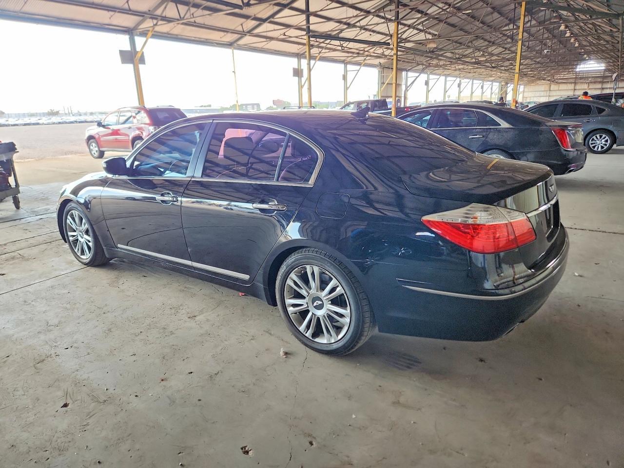 2011 Hyundai Genesis 4.6L - Фото 2