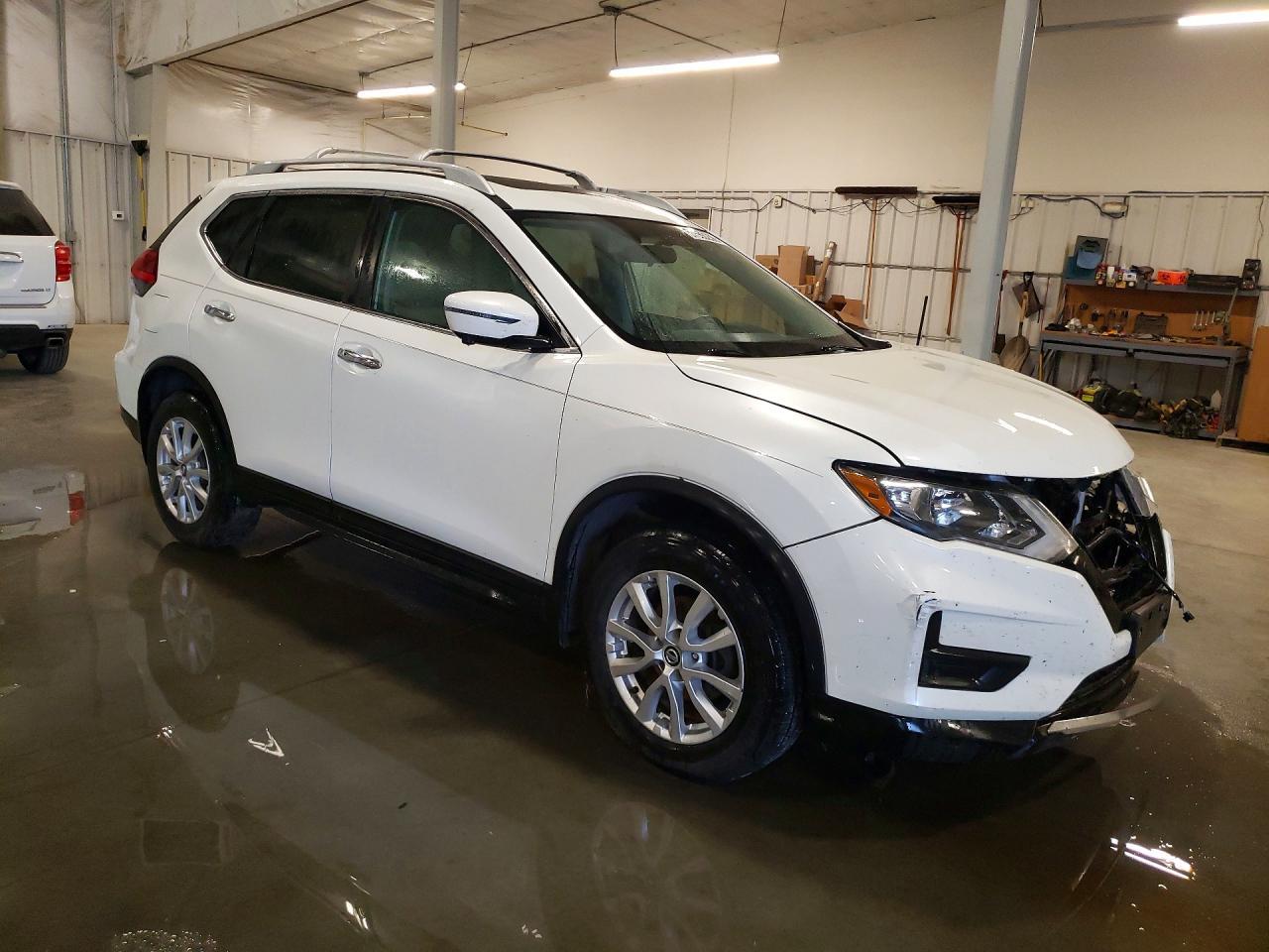 2017 Nissan Rogue Sv - Image 4