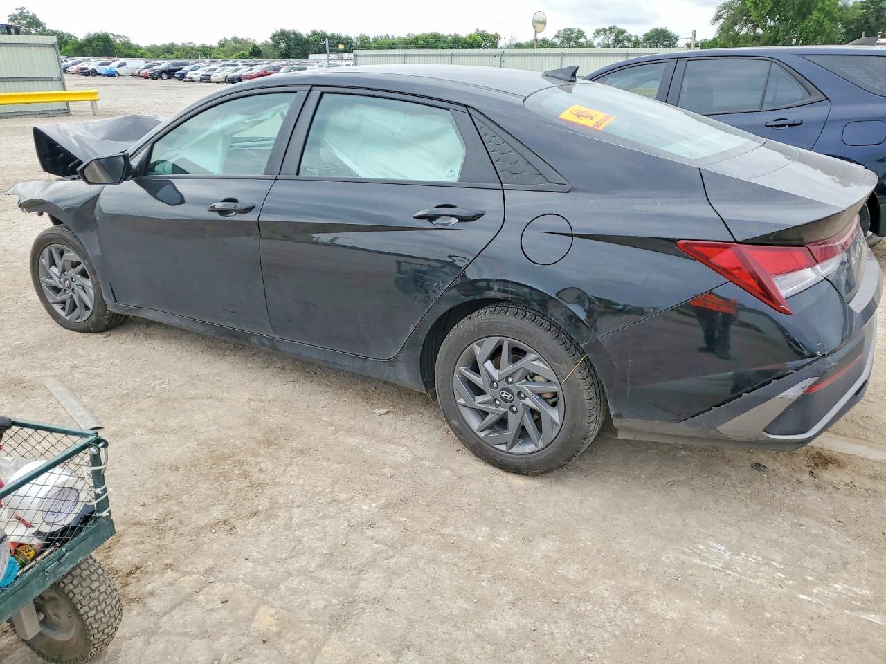 2024 Hyundai Elantra Sel - Image 2