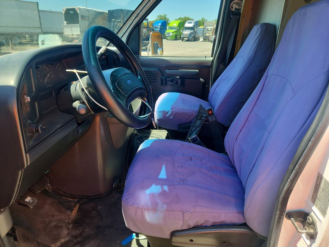 1995 Ford E350 Box Truck - Image 7