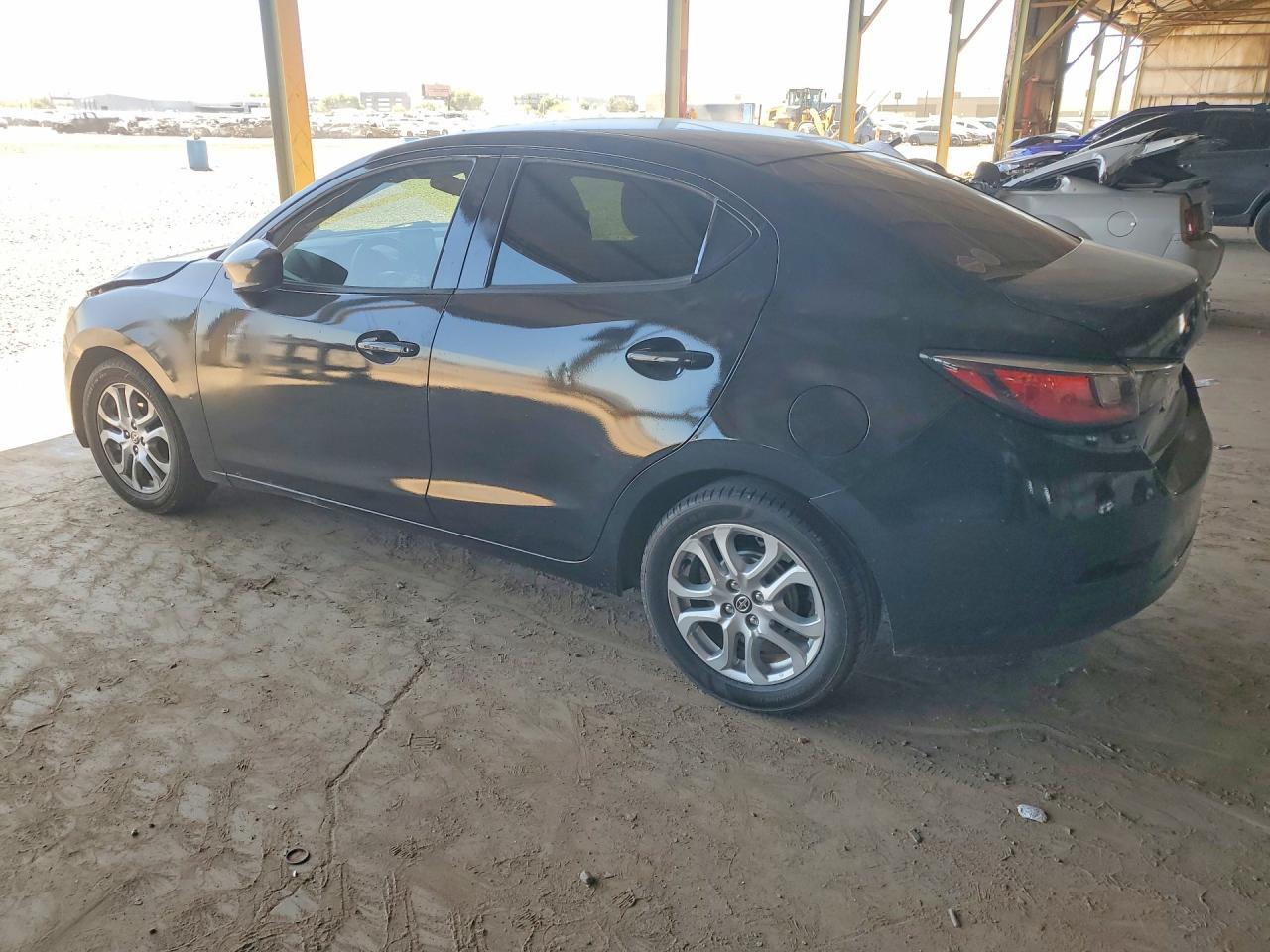 2016 Scion Ia Base - Фото 2