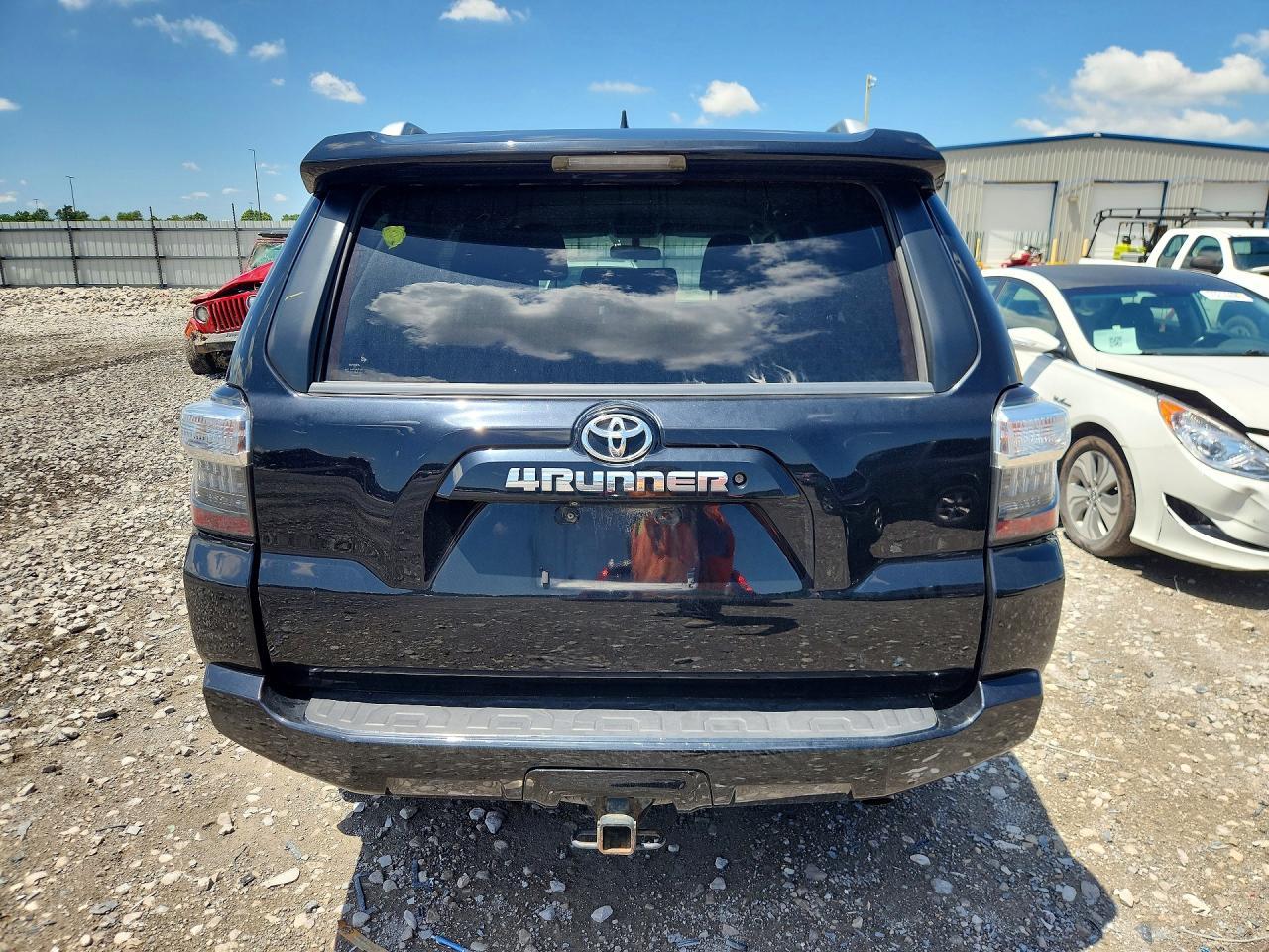 2017 Toyota 4Runner Sr5 - Image 6