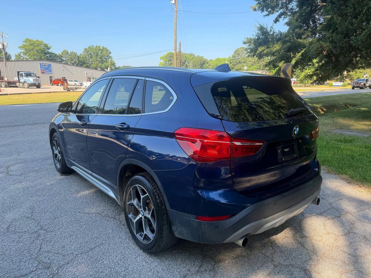 2017 BMW X1 Sdrive28I - Фото 3